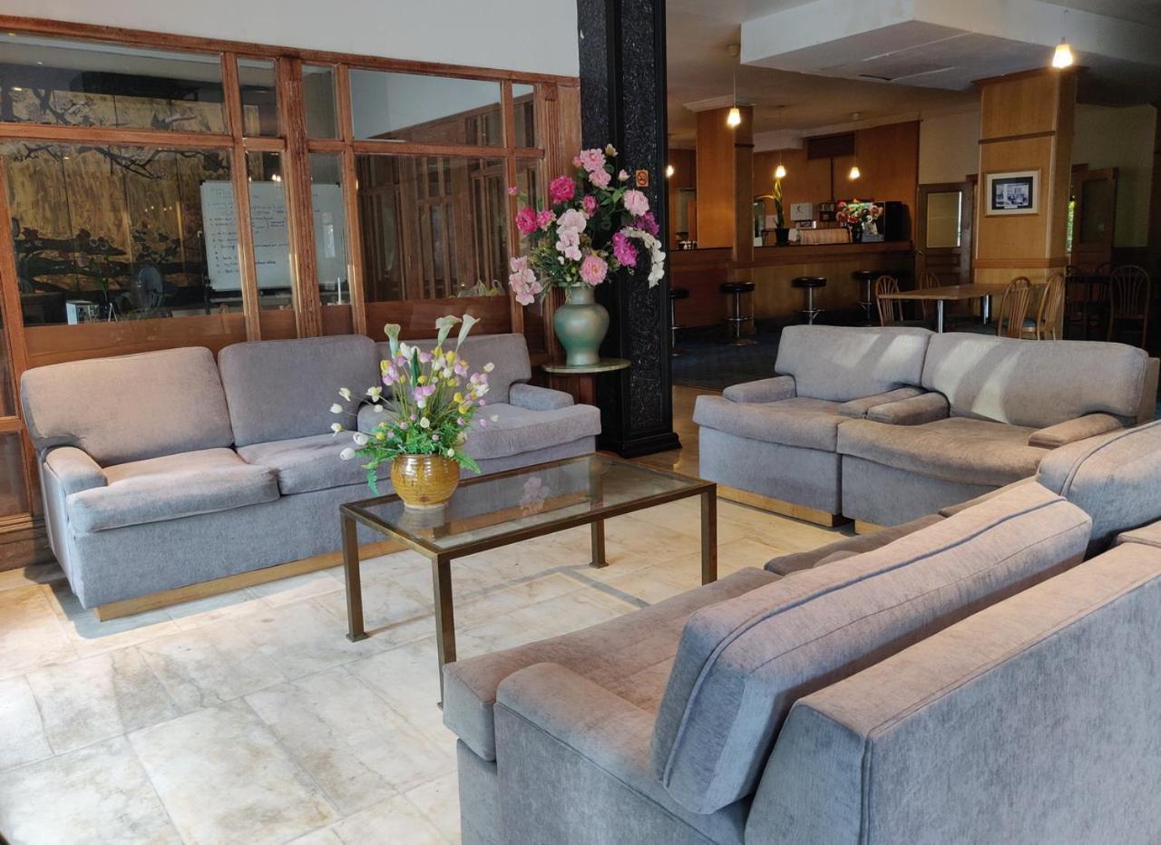 Terrace Hotel Бандар Сери Бегаван Екстериор снимка