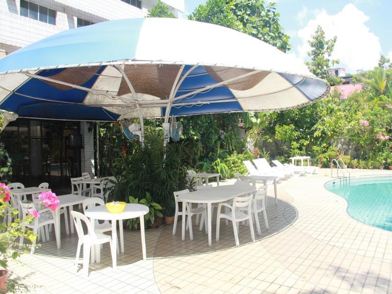 Terrace Hotel Бандар Сери Бегаван Екстериор снимка