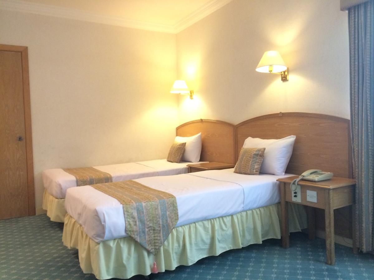Terrace Hotel Бандар Сери Бегаван Екстериор снимка