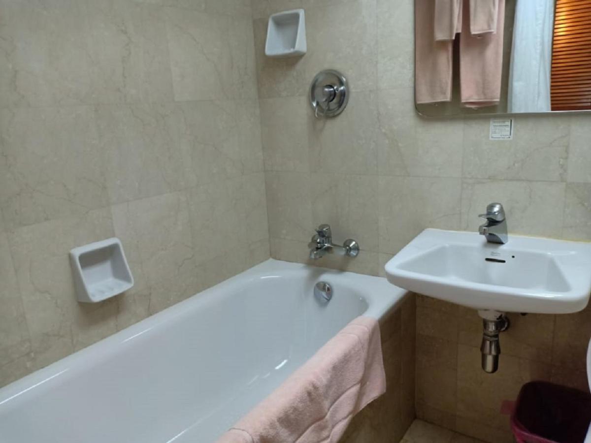 Terrace Hotel Бандар Сери Бегаван Екстериор снимка